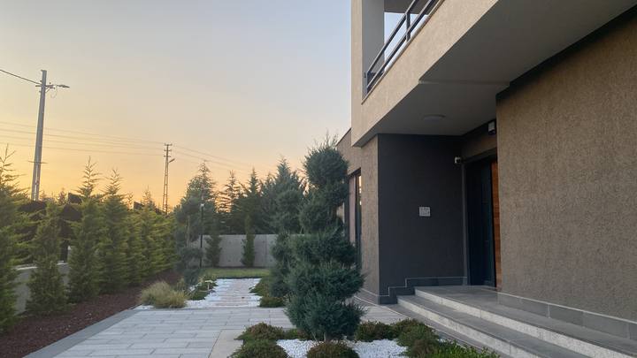 Tamamlanan Yapılar – Villa girişi ve peyzaj